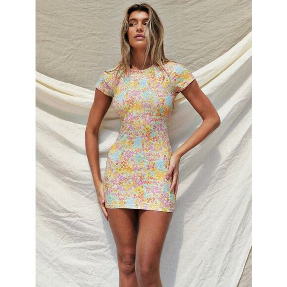 STONE FOX SWIM Bambi Baby Tee Dress Flower Fields Print Small $120 - Picture 4 of 10